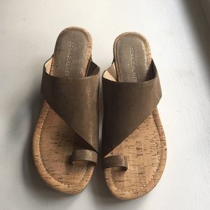 Donald Pliner Sandals Gold Leather 8.5M